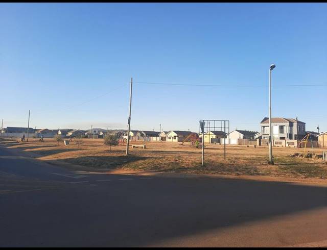 2 BEDROOM HOUSE FOR SALE IN SAVANNA CITY